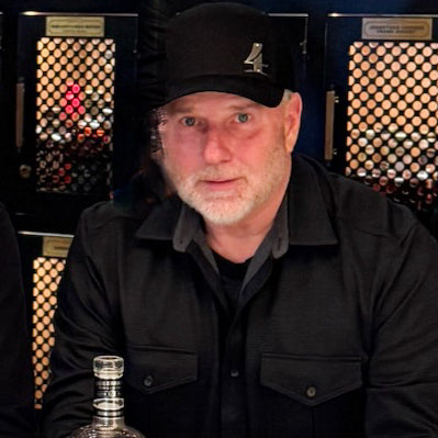 Limited-Edition Black Hat with Stainless Steel Four Branches Logo Patch